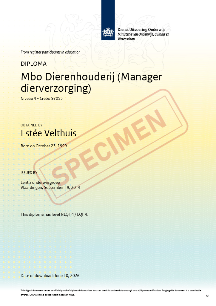 De afbeelding toont een voorbeelddiploma met visuele echtheidskenmerken.